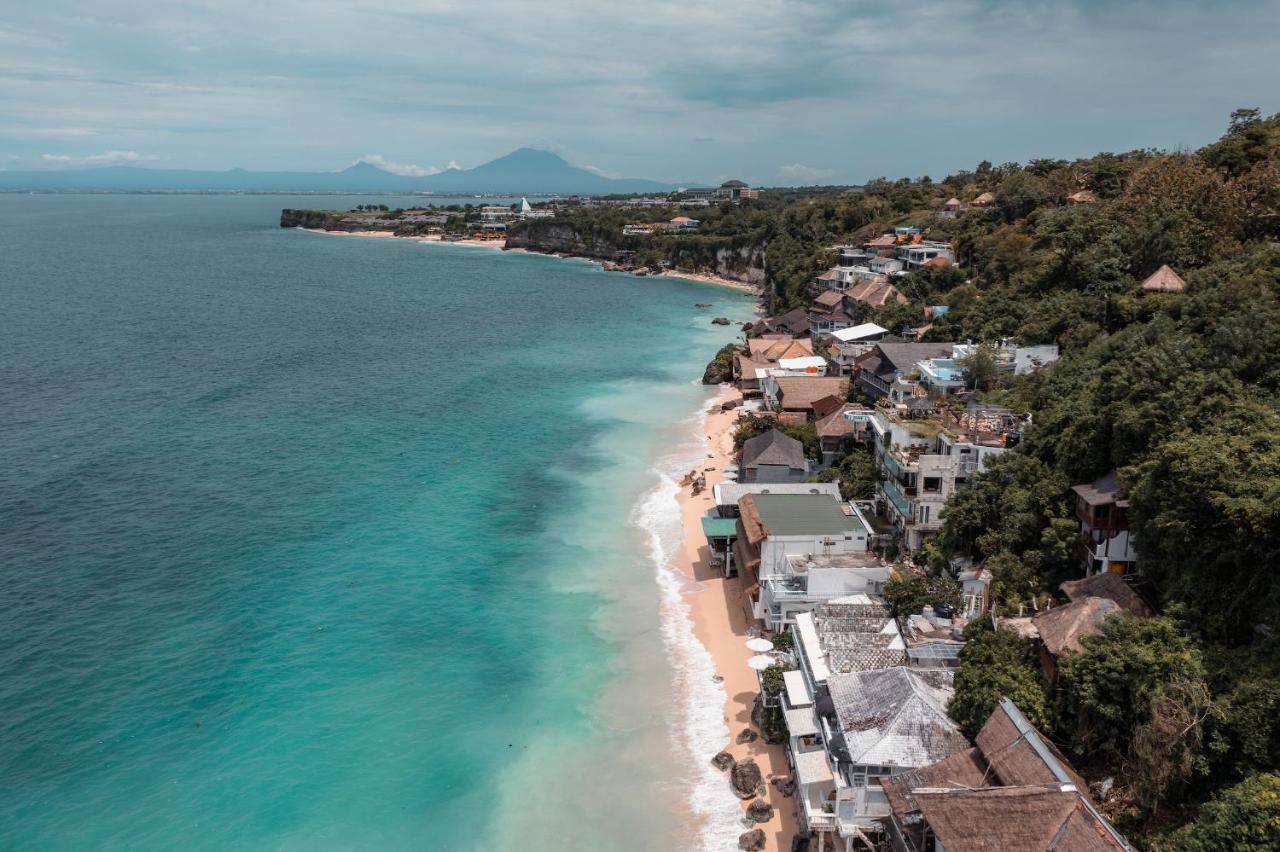 Legends Beachfront Resort Uluwatu Exterior foto