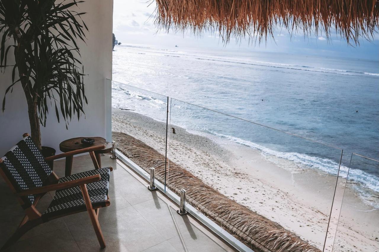 Legends Beachfront Resort Uluwatu Exterior foto