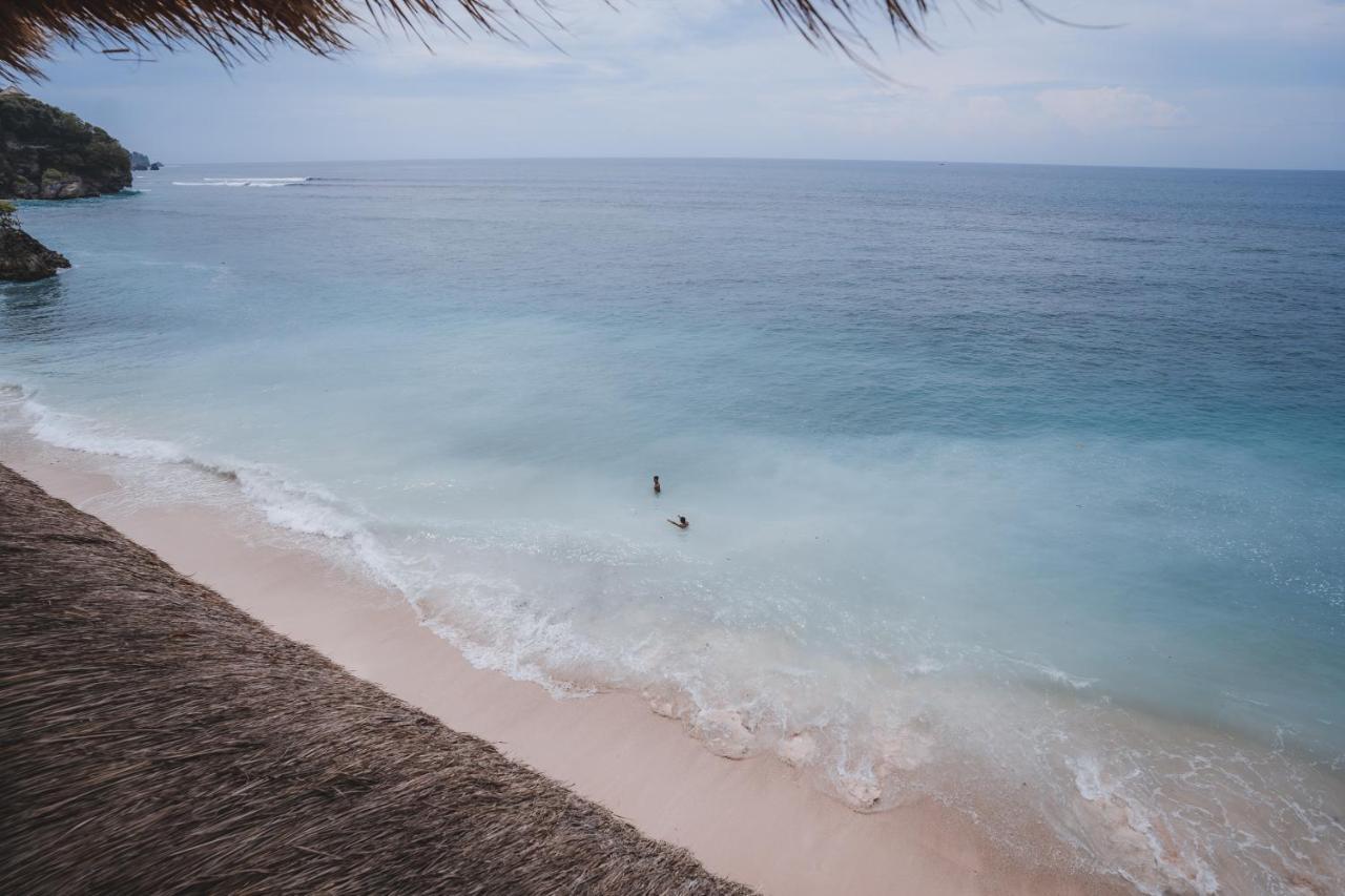 Legends Beachfront Resort Uluwatu Exterior foto